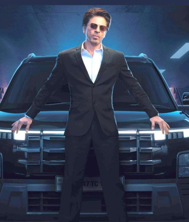 कितनी महंगी गाड़ी में घूमते हैं शाहरुख खान?