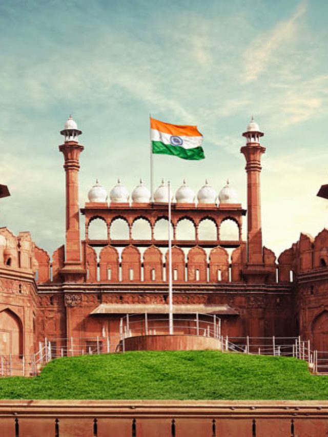 लाल किला: जानें इसे बनाने में कितने साल लगे थे